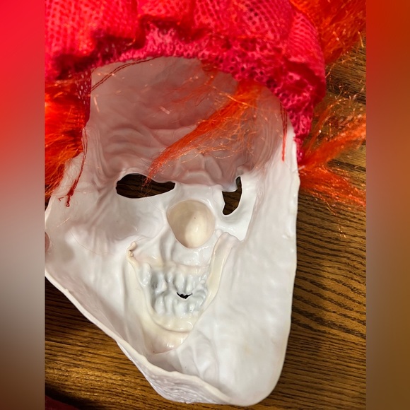Clown Mask - Picture 6 of 12